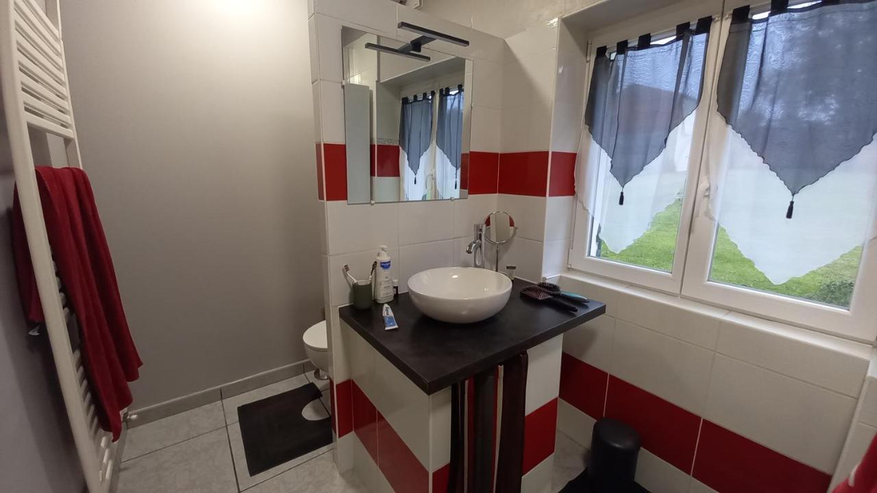 Chambre Privee Ле-Бюг Экстерьер фото