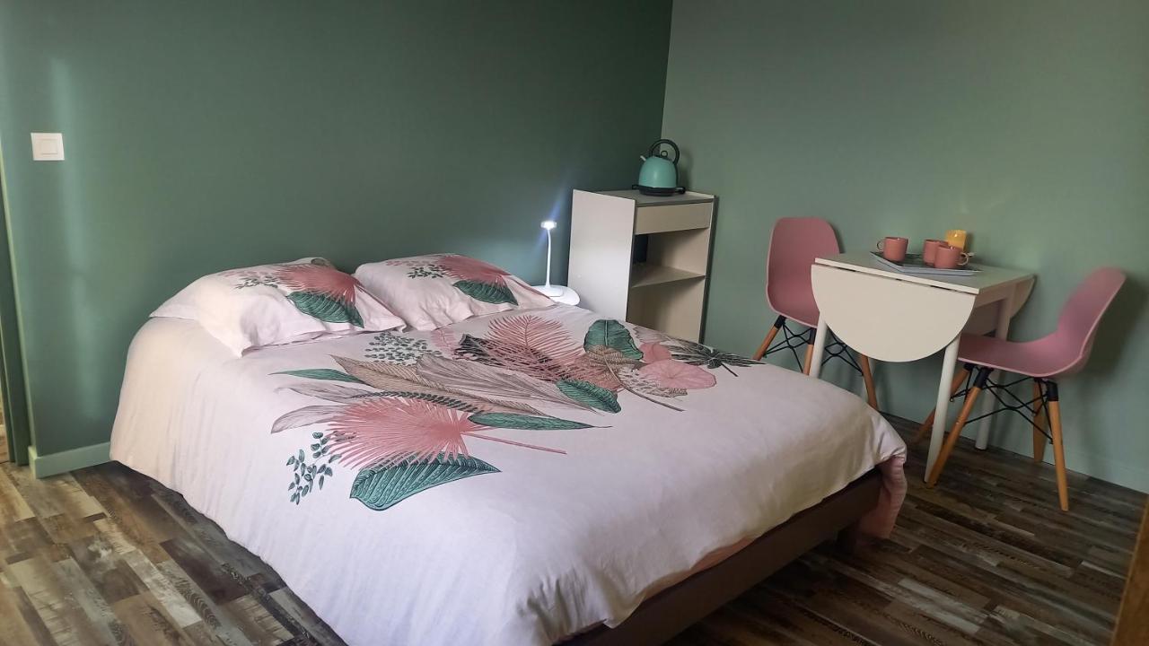 Chambre Privee Ле-Бюг Экстерьер фото